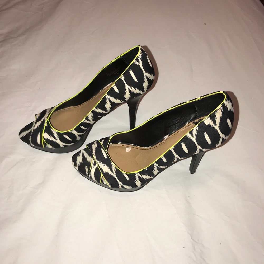FERGALICIOUS BY FERGIE PLATFORMS